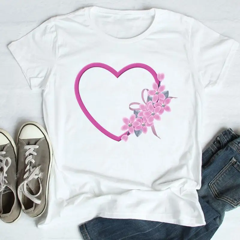 Футболка женская летняя с коротким рукавом и принтом сердечек
Футболка женская летняя с коротким рукавом и принтом сердечек