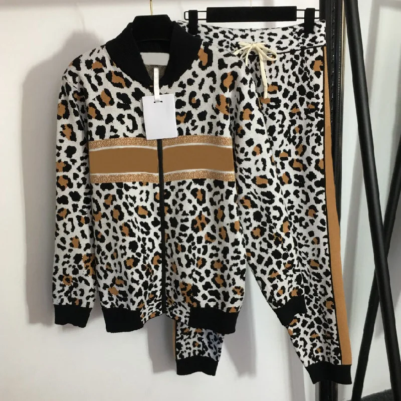 21 luxury design high-end leopard print fashion women's knitted suit long sleeve zipper cardigan coat + high waist casual pants
21 luxury design high-end leopard print fashion women's knitted suit long sleeve zipper cardigan coat + high waist casual pants