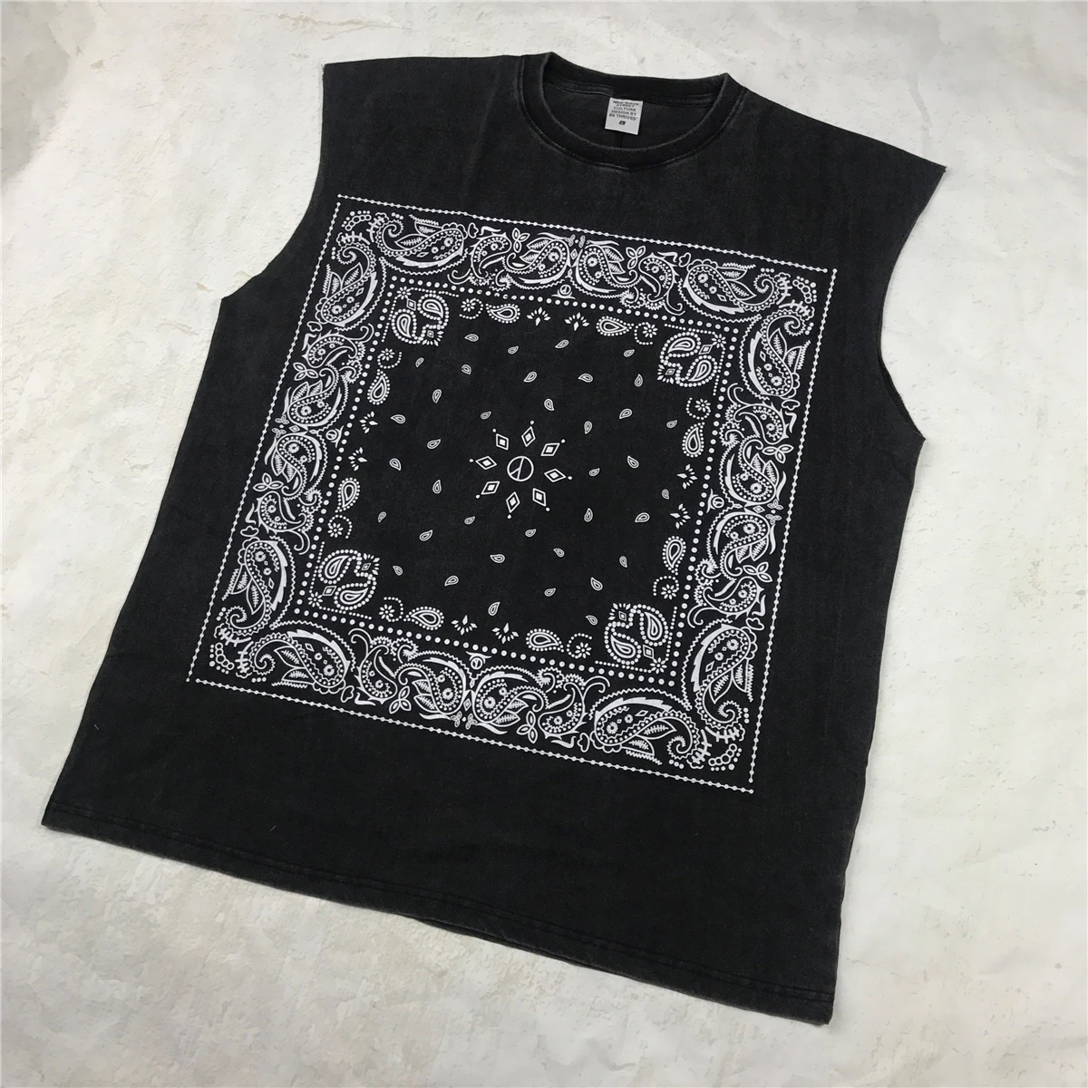 Black Distressed Paisley Muscle T-Shirt Oversize Sleeveless Cotton Tee Summer Hip Hop Streetwear
Black Distressed Paisley Muscle T-Shirt Oversize Sleeveless Cotton Tee Summer Hip Hop Streetwear