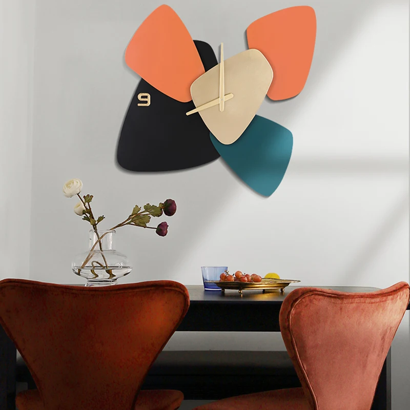 Modern Creative Wrought Iron Wall Clock Living Room Decoration Light Luxury Silent Irregular Wall Hanging Watches Home Decor
Modern Creative Wrought Iron Wall Clock Living Room Decoration Light Luxury Silent Irregular Wall Hanging Watches Home Decor