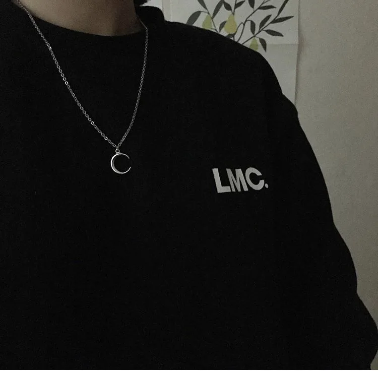 Korean Wave Retro Harajuku Gothic Metal Moon Pendant Chain Necklace Cool Egirl Women Men Bff Halloween Aesthetic Gift
Korean Wave Retro Harajuku Gothic Metal Moon Pendant Chain Necklace Cool Egirl Women Men Bff Halloween Aesthetic Gift