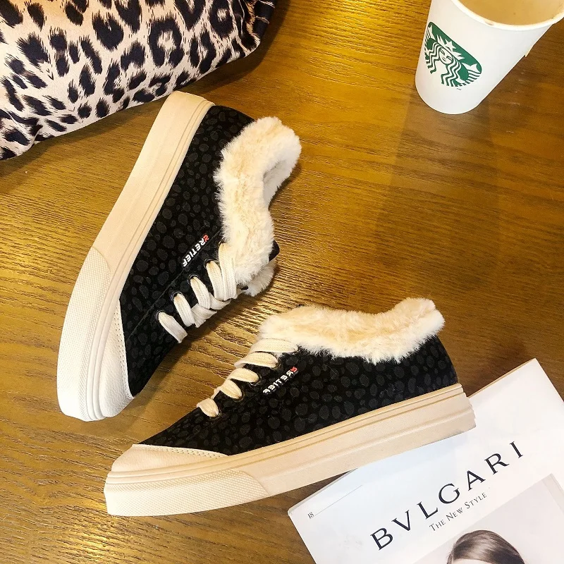 Winter plus velvet women shoes students Korean version of net red wild canvas shoes new sports shoes flat shoes
Winter plus velvet women shoes students Korean version of net red wild canvas shoes new sports shoes flat shoes