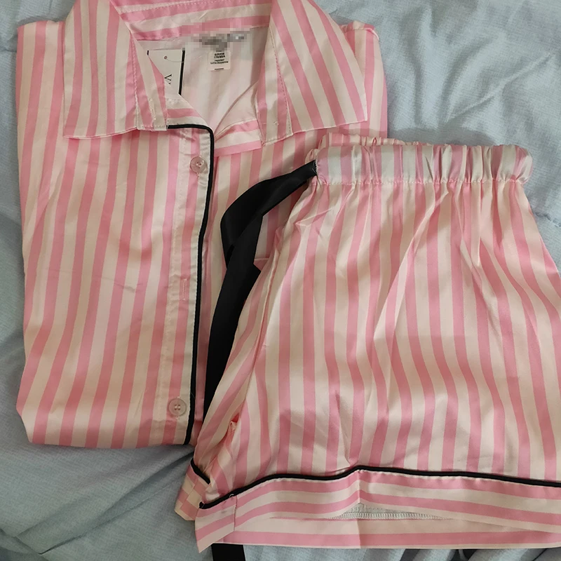 Summer Pajamas for Women Satin Silk Striped Sleepwear 2 Pieces Set Sleep Tops Pants Pjs Ladies Night Wear Loungewear Home Suit
Summer Pajamas for Women Satin Silk Striped Sleepwear 2 Pieces Set Sleep Tops Pants Pjs Ladies Night Wear Loungewear Home Suit