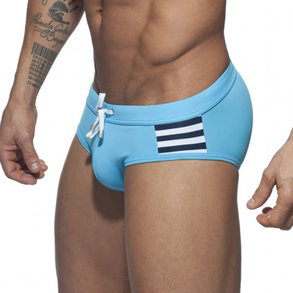 Mens Casual Swimming Trunks Swimwear Briefs Stripe Print Bath Suit Shorts Nylon Waterproof Swimsuit Panties Man Beachwear Briefs
Mens Casual Swimming Trunks Swimwear Briefs Stripe Print Bath Suit Shorts Nylon Waterproof Swimsuit Panties Man Beachwear Briefs