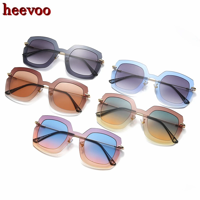 New Oversize Gradient Sunglasses For Women Vintage Alloy Frame Big Square Sun Glasses Female Elegant Shades Female UV400
New Oversize Gradient Sunglasses For Women Vintage Alloy Frame Big Square Sun Glasses Female Elegant Shades Female UV400
