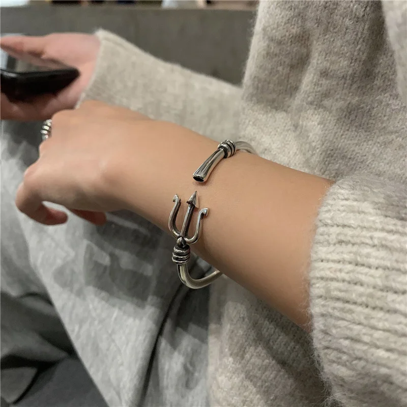 European and American Retro Personalized Harpoon Couple Bracelet 925 Silver Punk Style Men's and Women's Jewelry Bracelet Gift
European and American Retro Personalized Harpoon Couple Bracelet 925 Silver Punk Style Men's and Women's Jewelry Bracelet Gift
