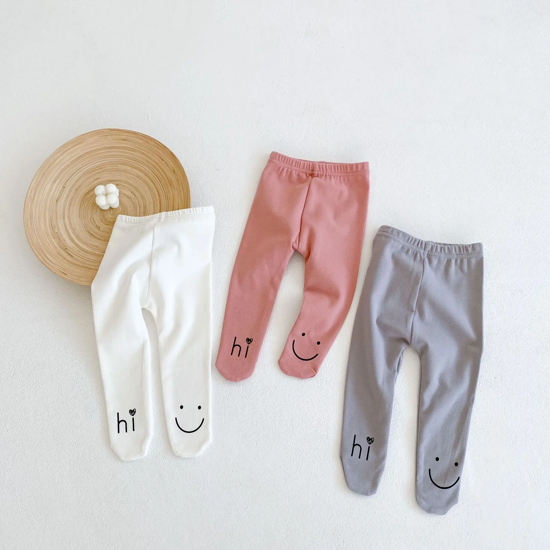 

2021 Autumn New Cute Cartoon Print Baby Pantyhose Cotton Infant Boy Pp Pants Fashion Smiley Pattern Toddler Girl Tights 0-24M