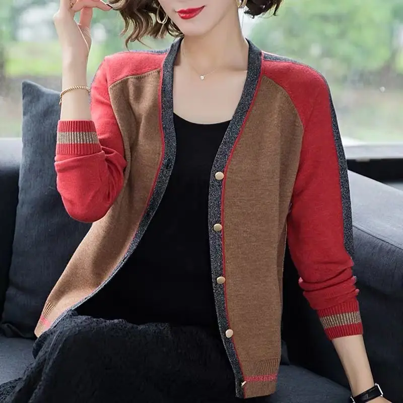 Cardigan jacket women spring and autumn new style V-neck loose foreign style sweater knit sweater shawl top women's clothing
Cardigan jacket women spring and autumn new style V-neck loose foreign style sweater knit sweater shawl top women's clothing