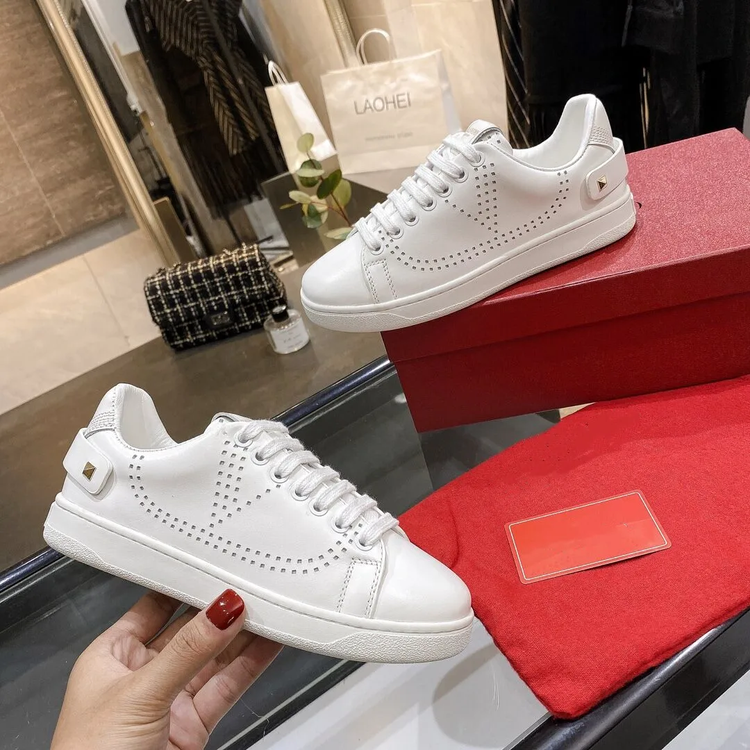2021 Spring Autmn Rivet Thick-soled White Women's Wild Couple Single Shoes Leather Flat Casual Shoes Zapatos De Mujer Zapatos
2021 Spring Autmn Rivet Thick-soled White Women's Wild Couple Single Shoes Leather Flat Casual Shoes Zapatos De Mujer Zapatos