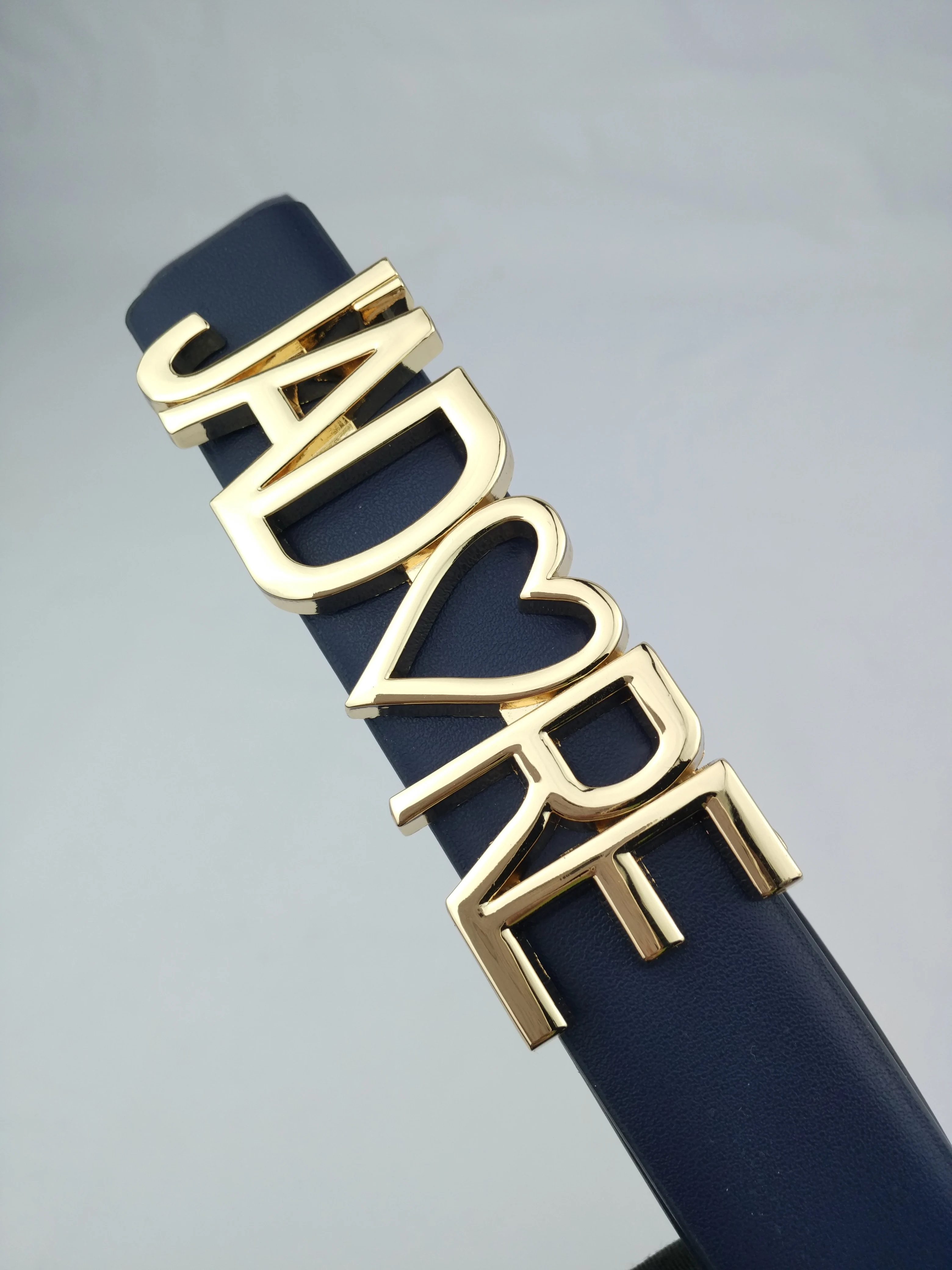 new Multi-color Lovers Belt Ceinture Heart buckle women female fashion waist belt Leather Belt for men
new Multi-color Lovers Belt Ceinture Heart buckle women female fashion waist belt Leather Belt for men
