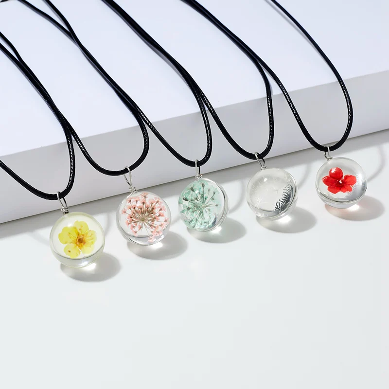 Cute Natural Dried Flower Necklace Women Pendant Peach Blossom Gypsophila Glass Charm Girl Party Dialy Vintage Jewelry
Cute Natural Dried Flower Necklace Women Pendant Peach Blossom Gypsophila Glass Charm Girl Party Dialy Vintage Jewelry