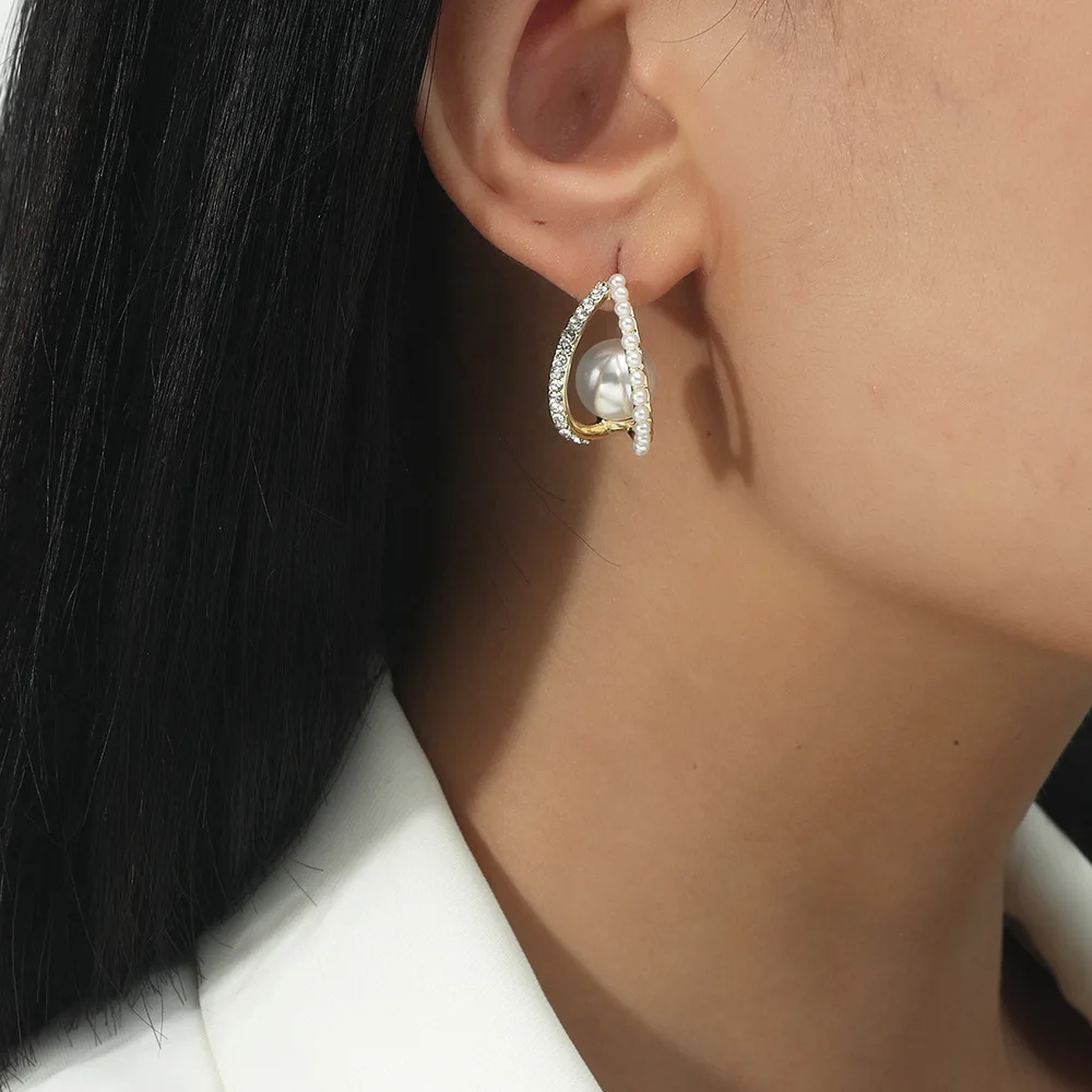 Korean Double Circle Exquisite Zircon Earrings For Women Vintage Simple Imitation Pearl C Shaped Geometric Earring Girl Jewelry
Korean Double Circle Exquisite Zircon Earrings For Women Vintage Simple Imitation Pearl C Shaped Geometric Earring Girl Jewelry