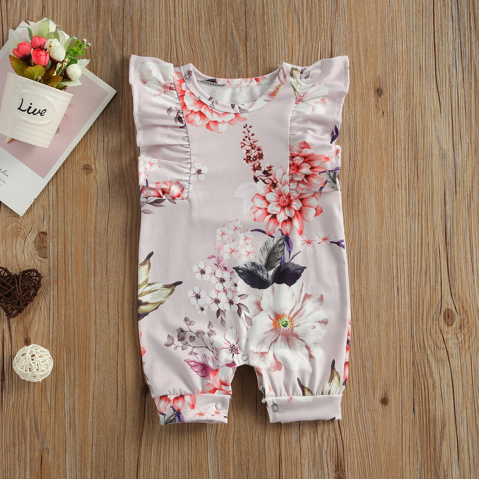 Newborn Baby Girls Cotton Rompers Cute Ruffle Sleeveless Crew Neck Floral Print One-Piece Jumpsuit
Newborn Baby Girls Cotton Rompers Cute Ruffle Sleeveless Crew Neck Floral Print One-Piece Jumpsuit