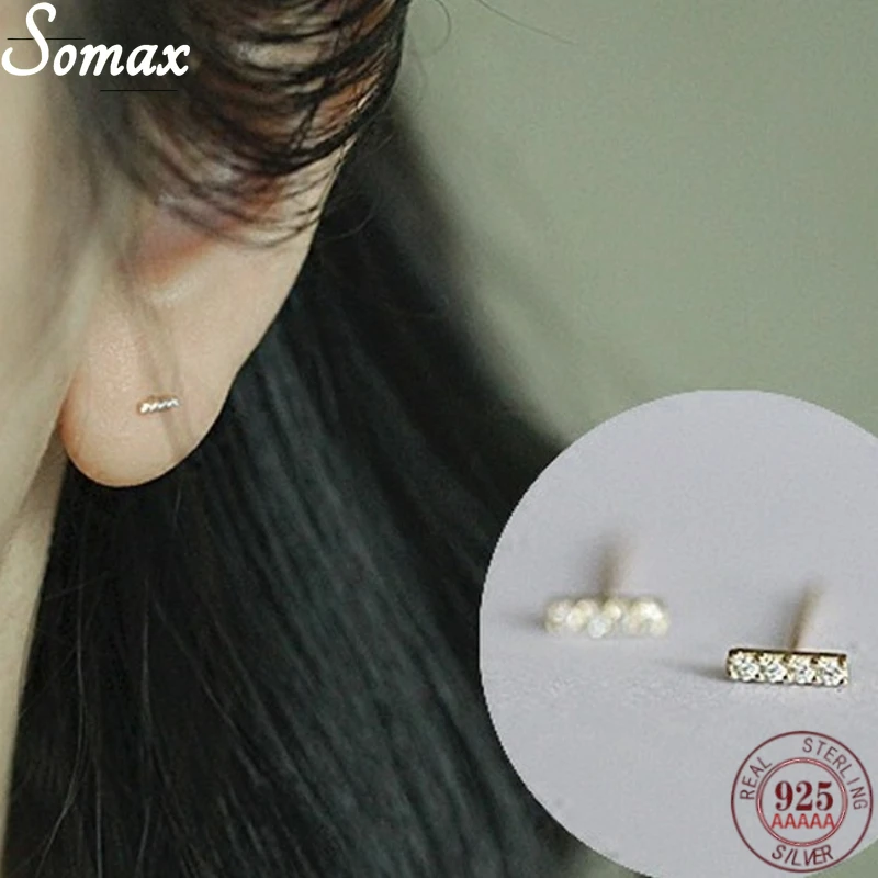 925 Sterling Silver Plating 14k Gold Minimalist Earrings with 4 Zirconium Diamonds Short Super Versatile Stacking Style Jewelry
925 Sterling Silver Plating 14k Gold Minimalist Earrings with 4 Zirconium Diamonds Short Super Versatile Stacking Style Jewelry