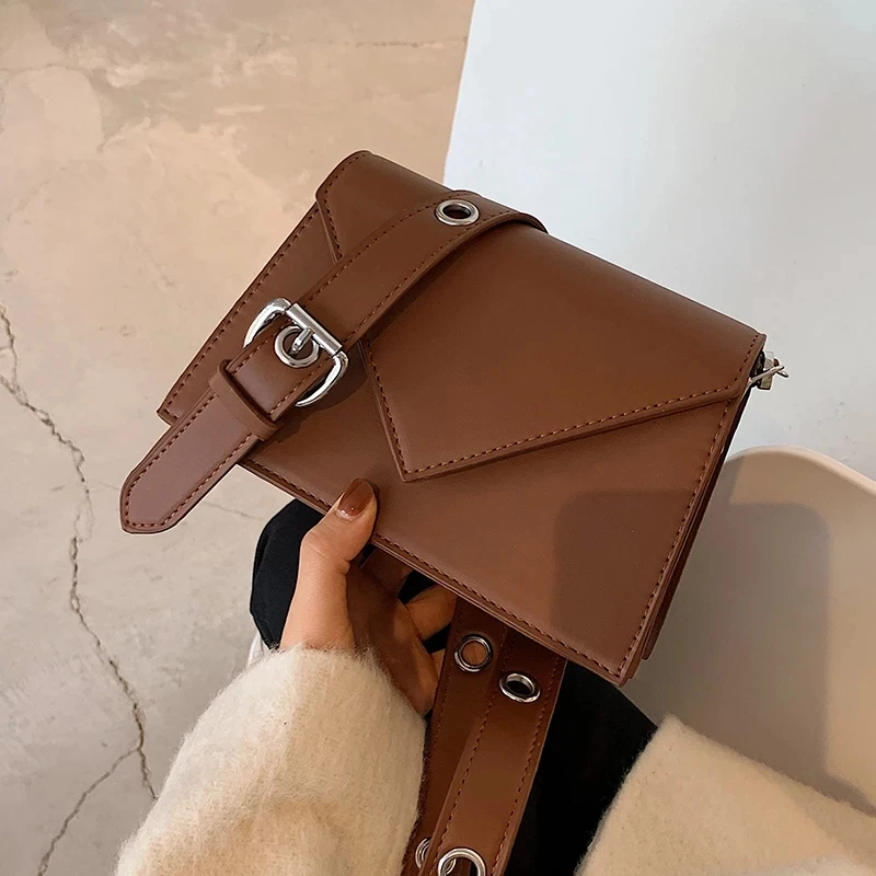 Vintage Square Crossbody bag 2020 New Quality PU Leather Women's Designer Handbag Wide Shoulder strap Shoulder Messenger Bag
Vintage Square Crossbody bag 2020 New Quality PU Leather Women's Designer Handbag Wide Shoulder strap Shoulder Messenger Bag
