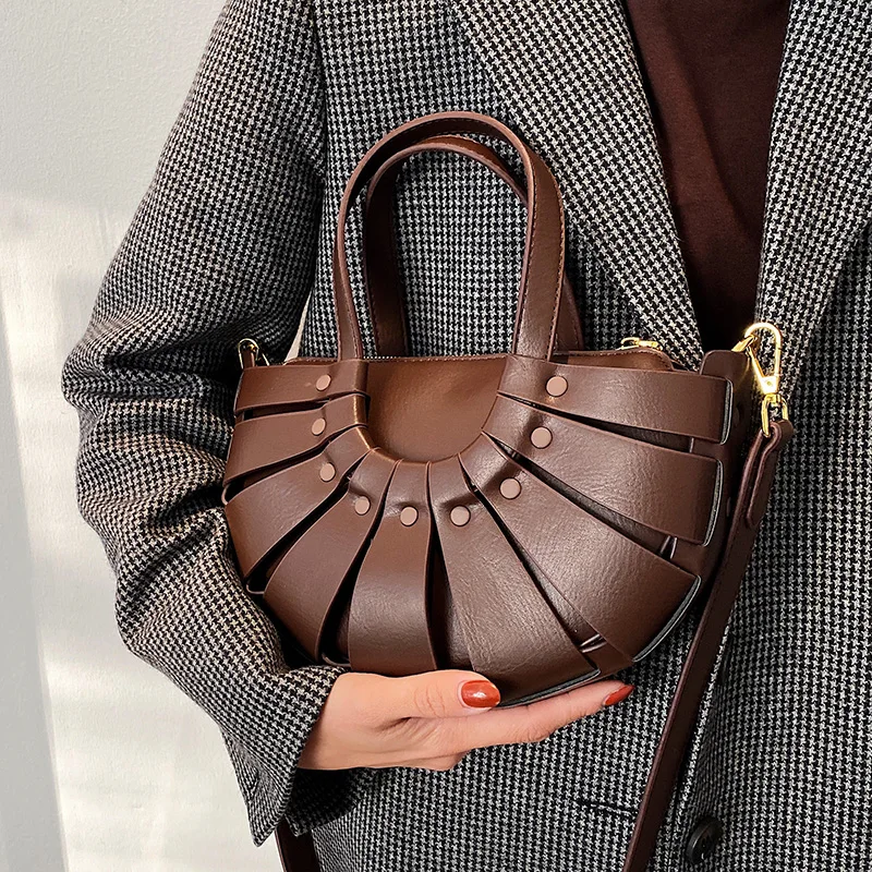Small Semicircle PU Leather Crossbody Bags for Women 2021 Trend Hand Bag Women's Branded Trending Shoulder Handbags Fashion Tote
Small Semicircle PU Leather Crossbody Bags for Women 2021 Trend Hand Bag Women's Branded Trending Shoulder Handbags Fashion Tote