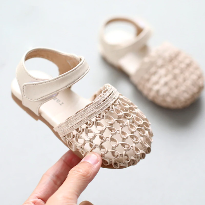 Baby Girls Sandals Toe-capped Toddler Girls Princess Khaki Shoes Hallow Leather Sandals Princess Kids Solid Colors Casual Shoes
Baby Girls Sandals Toe-capped Toddler Girls Princess Khaki Shoes Hallow Leather Sandals Princess Kids Solid Colors Casual Shoes