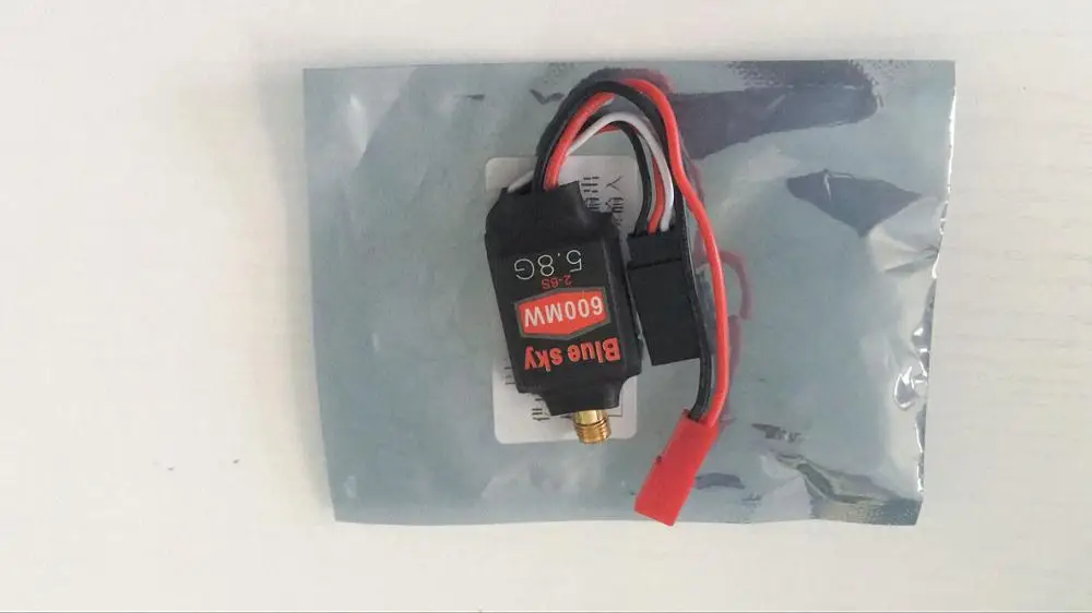 Blue Sky 5.8G 2-6S 40CH 600mW FPV Video Transmitter + Antenna 4km Long Transmission Range for RC Racing Multirotors
Blue Sky 5.8G 2-6S 40CH 600mW FPV Video Transmitter + Antenna 4km Long Transmission Range for RC Racing Multirotors