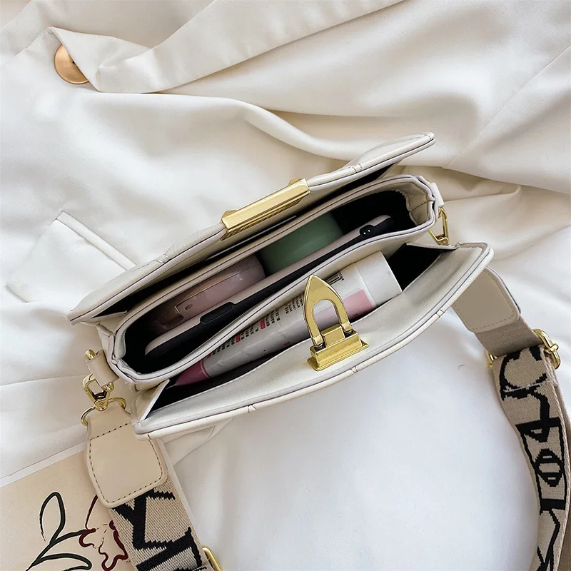 Brand Original Design Summer Bag 2020 New Broadband Joker Messenger Bag Fashion Shoulder Bag
Brand Original Design Summer Bag 2020 New Broadband Joker Messenger Bag Fashion Shoulder Bag