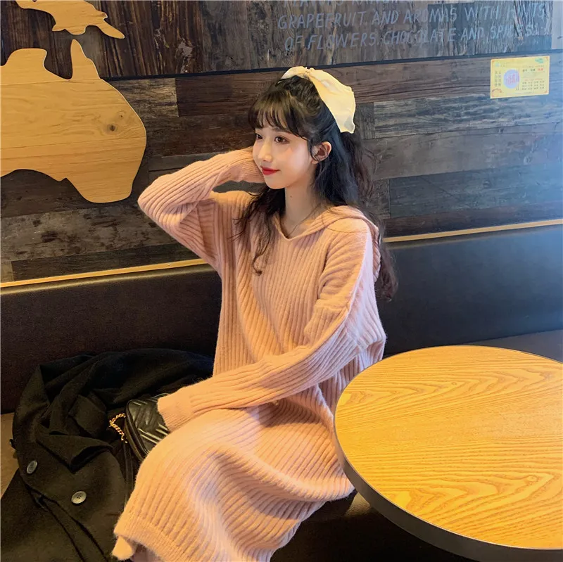 V-neck Long Sleeved Knitted Sweater Dress Autumn And Winter 2021 New Loose And Slim Skirt A-shaped Medium And Long Skirt
V-neck Long Sleeved Knitted Sweater Dress Autumn And Winter 2021 New Loose And Slim Skirt A-shaped Medium And Long Skirt