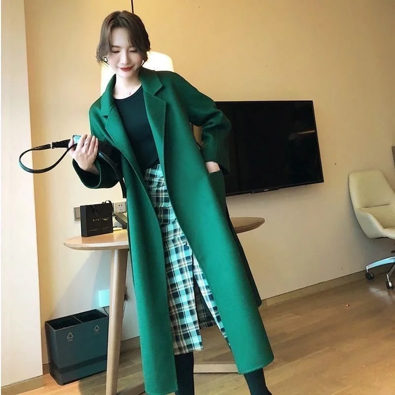 Emerald velvet green belt double-sided cashmere wool coat women's medium long woolen Hong Kong Style coat
Emerald velvet green belt double-sided cashmere wool coat women's medium long woolen Hong Kong Style coat