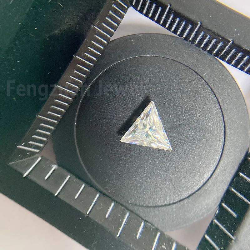 6.5x6.5mm 1ct Loose Moissanite Gemstone Jewelry White DEF VVS Triangle Shape Moissanites Gems
6.5x6.5mm 1ct Loose Moissanite Gemstone Jewelry White DEF VVS Triangle Shape Moissanites Gems