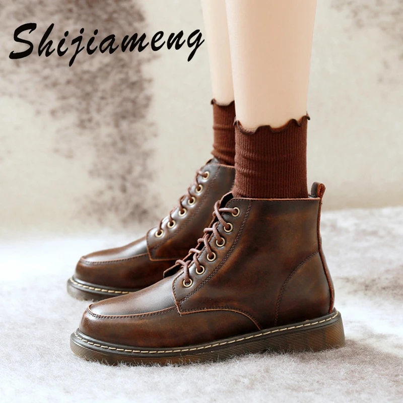 Leather new autumn and winter British style riding boots ins wind retro short boots fashion trend women's shoes
Leather new autumn and winter British style riding boots ins wind retro short boots fashion trend women's shoes