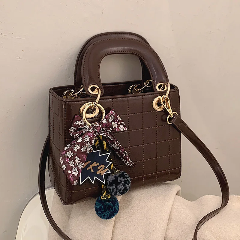 Women's High Quality Leather Small Bucket Bag Designer Fashion Female Square Handbag All-Match Shoulder Messenger Pack Sac Femme
Women's High Quality Leather Small Bucket Bag Designer Fashion Female Square Handbag All-Match Shoulder Messenger Pack Sac Femme
