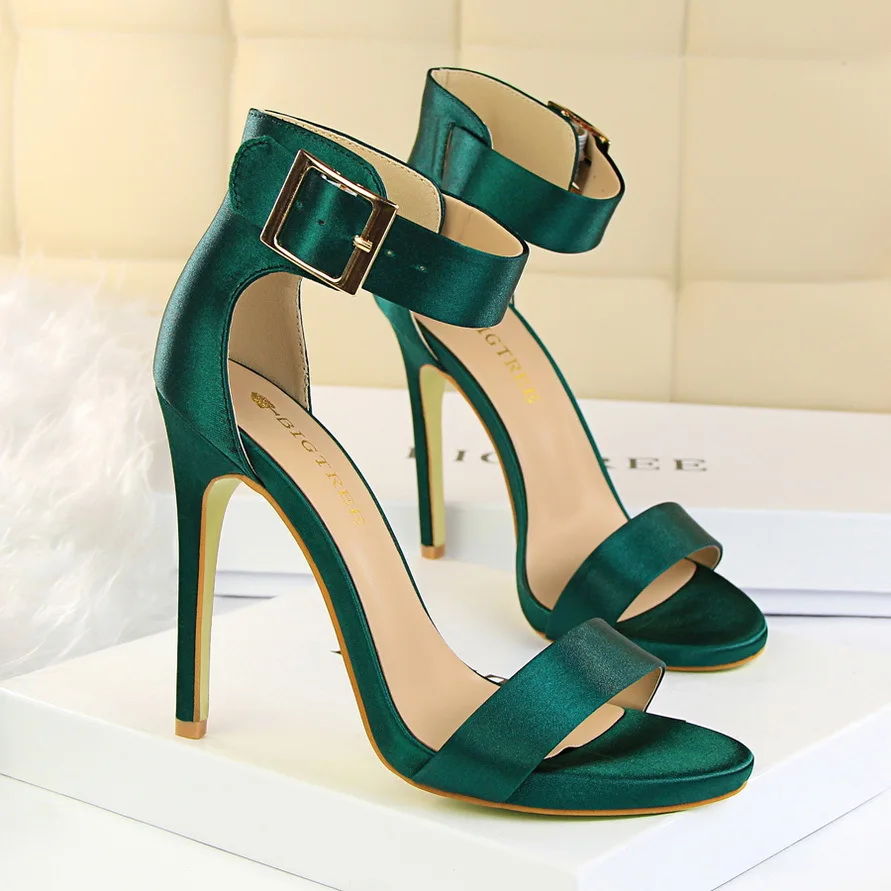 2020 Summer New Woman Ankle Strap Sandals Fashion Open Toe Silk Buckle 11.5cm Thin High Heels Shoes Sexy Female Dress Stilettos
2020 Summer New Woman Ankle Strap Sandals Fashion Open Toe Silk Buckle 11.5cm Thin High Heels Shoes Sexy Female Dress Stilettos