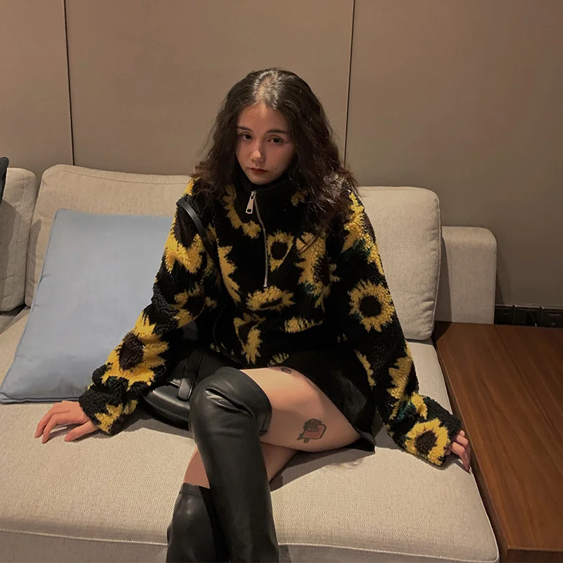 SUPERMILE*2020 New Arrival Women Fashion Oversize Berber Fleece Sunflowers Printed Sweater Casual High-street Style
SUPERMILE*2020 New Arrival Women Fashion Oversize Berber Fleece Sunflowers Printed Sweater Casual High-street Style