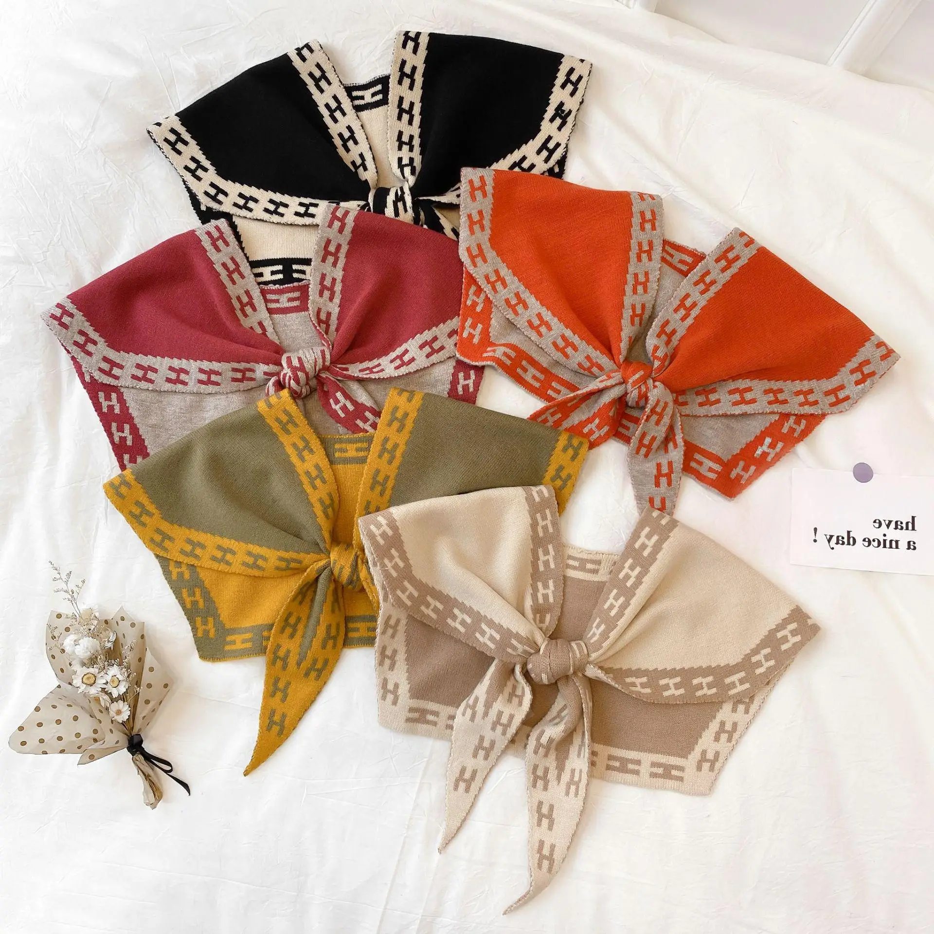 Autumn and Winter New Knitted Shawl Women's Outer Wear Western Style Knotted Scarf All-Matching
Autumn and Winter New Knitted Shawl Women's Outer Wear Western Style Knotted Scarf All-Matching
