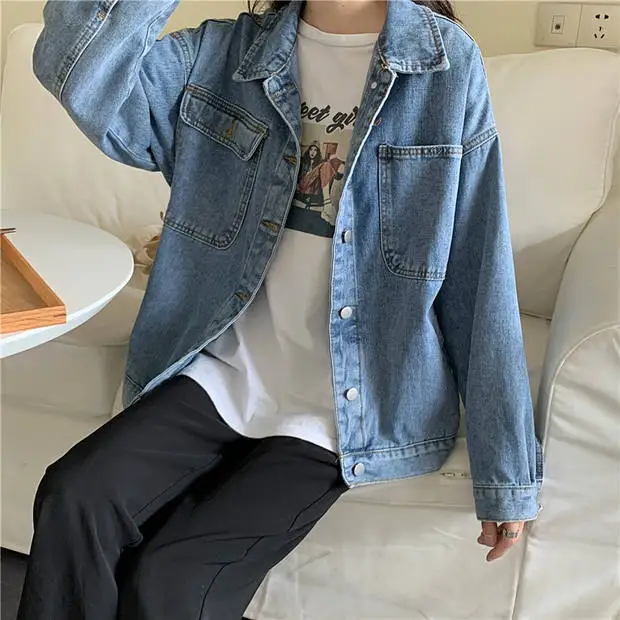Veste Femme 2021 Women Denim Jacket Pocket Long Sleeve Button Oversized Spring Autumn Korean Coat Streetwear Jean Jacket Female
Veste Femme 2021 Women Denim Jacket Pocket Long Sleeve Button Oversized Spring Autumn Korean Coat Streetwear Jean Jacket Female