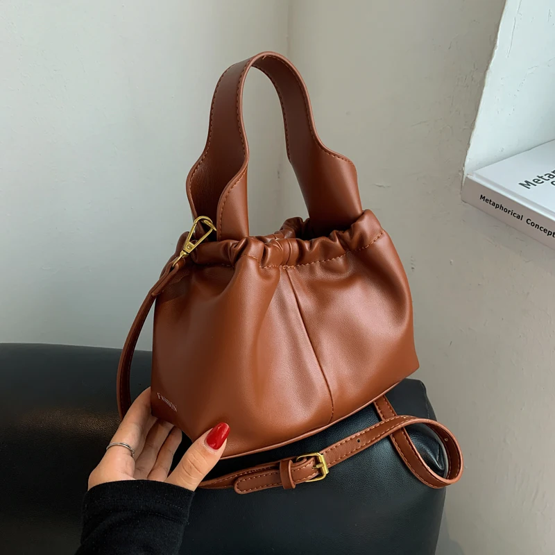Brand Cloud Bag for Women 2021 Fashion Purses and Handbag Luxury Designer Shoulder Bag High Quality Crossbody Bag Cute Hand Bag
Brand Cloud Bag for Women 2021 Fashion Purses and Handbag Luxury Designer Shoulder Bag High Quality Crossbody Bag Cute Hand Bag