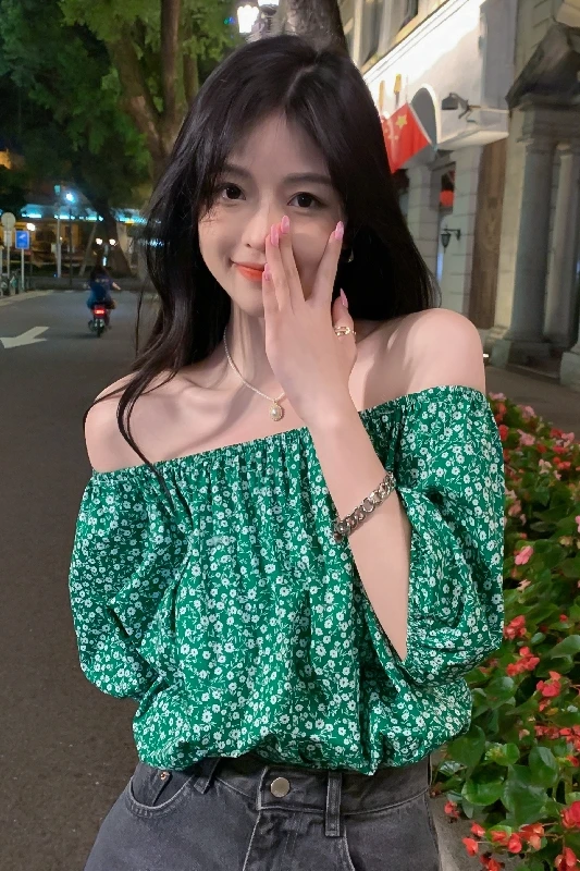 French floral one line Shoulder Top Short Sleeve Summer 2021 new Sexy Exposed Collarbone Shirt Women clothes 
French floral one line Shoulder Top Short Sleeve Summer 2021 new Sexy Exposed Collarbone Shirt Women clothes