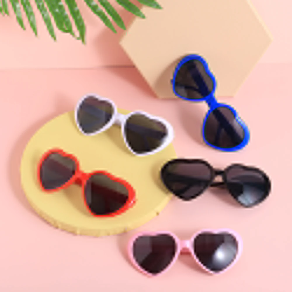 2021 New Creative Love Heart Shaped Glasses Night Lights Changing Effects Glasses Women Fashion Sunglasses 
2021 New Creative Love Heart Shaped Glasses Night Lights Changing Effects Glasses Women Fashion Sunglasses