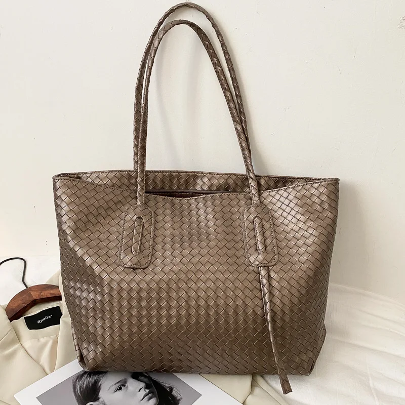 Women's New Simple And Versatile One Shoulder Women's Bag Fashion Tote Bag Large Capacity Handbag
Women's New Simple And Versatile One Shoulder Women's Bag Fashion Tote Bag Large Capacity Handbag