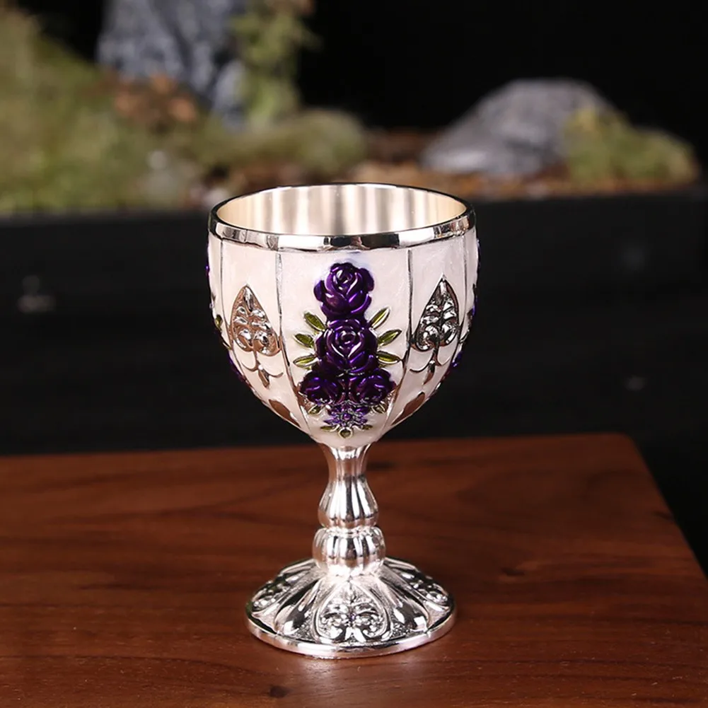 European Style Small Wine Glasses Wine Cup Chalice Aluminum Alloy Fake Antique Retro Carved Goblet Vintage Decor
European Style Small Wine Glasses Wine Cup Chalice Aluminum Alloy Fake Antique Retro Carved Goblet Vintage Decor