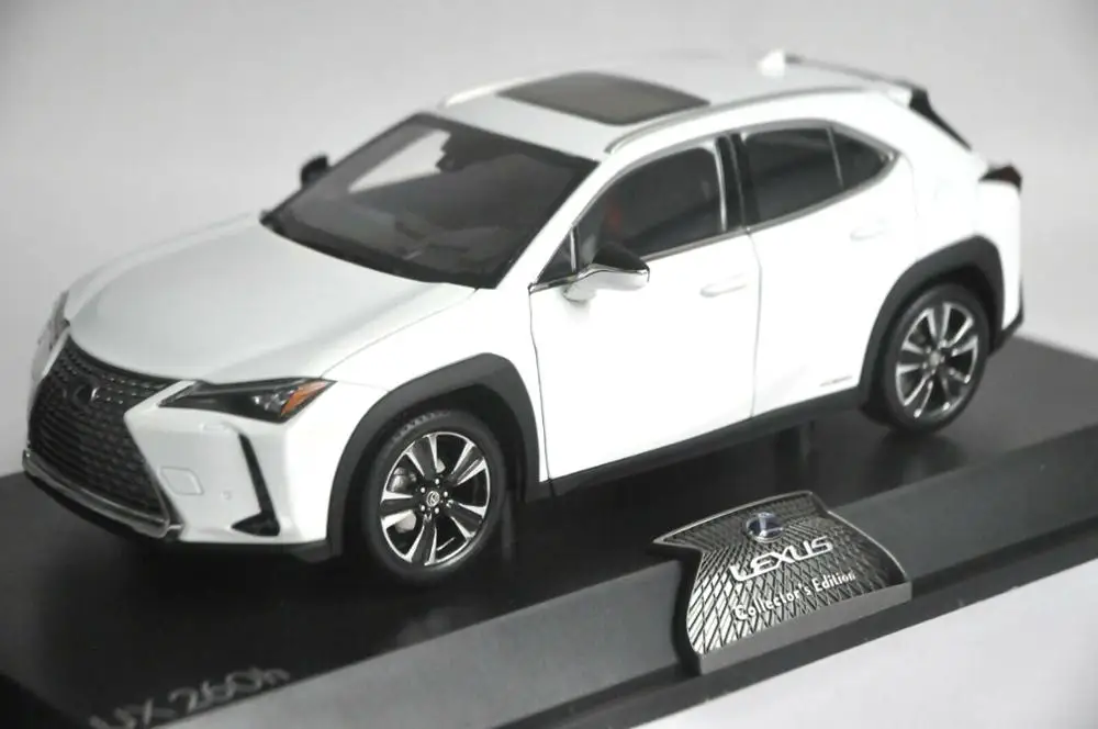 1:18 литая модель для Lexus UX 260h 2020, Белый внедорожник из сплава, игрушечный автомобиль, миниатюрная коллекция, подарок, UX 260 UX260h Toyota
1:18 литая модель для Lexus UX 260h 2020, Белый внедорожник из сплава, игрушечный автомобиль, миниатюрная коллекция, подарок, UX 260 UX260h Toyota
