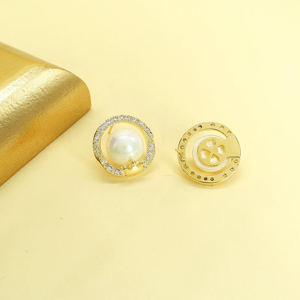 Exquisite Creative Crown Imitation Pearl Crystal Rhinestone Stud Earrings For Women Fashion Elegant Jewelry Accessories Gift
Exquisite Creative Crown Imitation Pearl Crystal Rhinestone Stud Earrings For Women Fashion Elegant Jewelry Accessories Gift