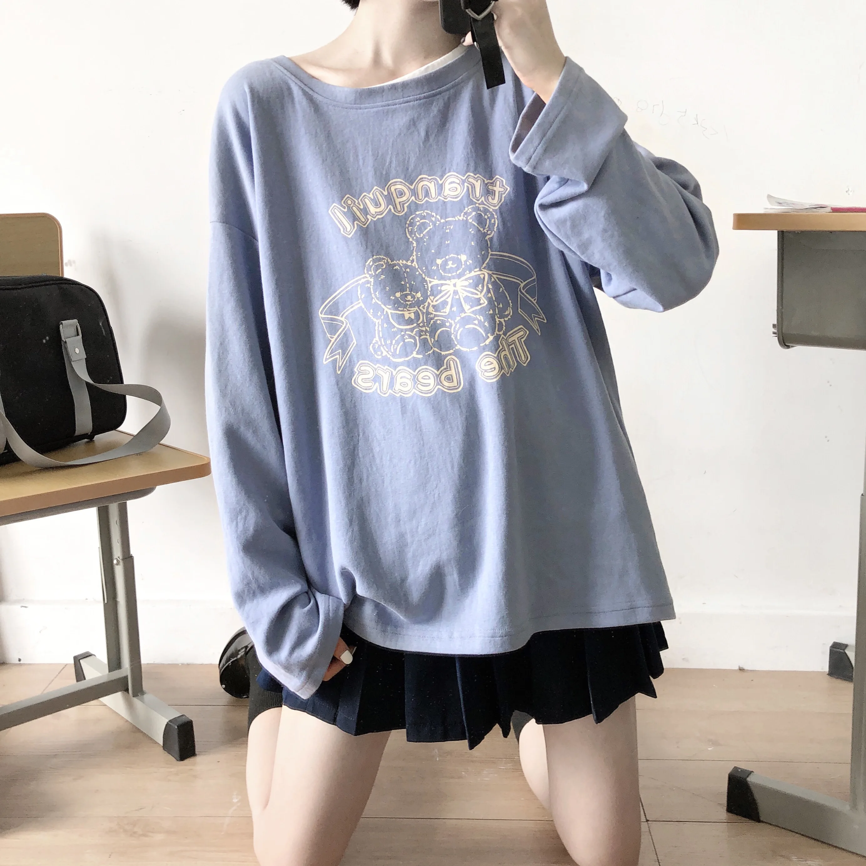 Bear Print Soft Sister Cute Cartoon Loose Long Sleeve Pullover Girl Shirt Cotton Base Shirt Women Autumn Winter Tops Student
Bear Print Soft Sister Cute Cartoon Loose Long Sleeve Pullover Girl Shirt Cotton Base Shirt Women Autumn Winter Tops Student