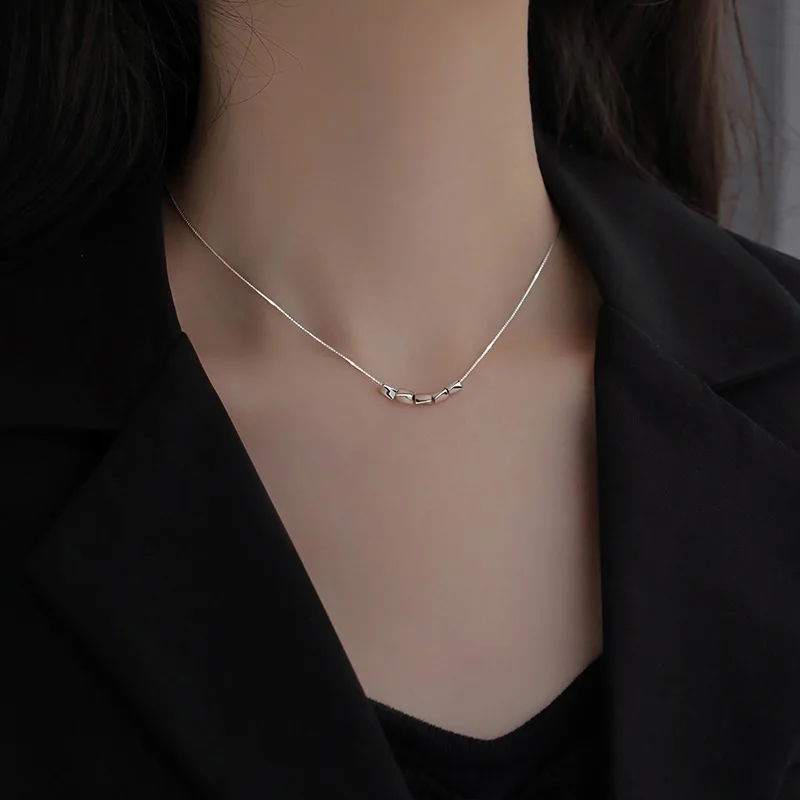 MEYRROYU Sterling Silver Five Round Beans Pendant Necklace Female Minimalist Temperament Exquisite Gorgeous Party Jewelry Gift
MEYRROYU Sterling Silver Five Round Beans Pendant Necklace Female Minimalist Temperament Exquisite Gorgeous Party Jewelry Gift