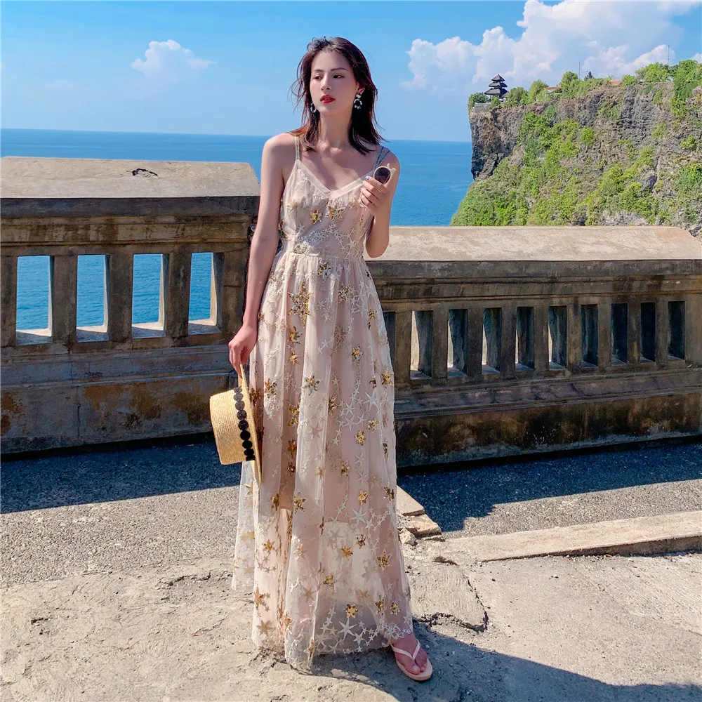 Women Star Embroidery EVenign Party Sexy V-neck Long Dress Holiday Spaghetti Strap Elegant Dresses Backless High Quality Dresses
Women Star Embroidery EVenign Party Sexy V-neck Long Dress Holiday Spaghetti Strap Elegant Dresses Backless High Quality Dresses