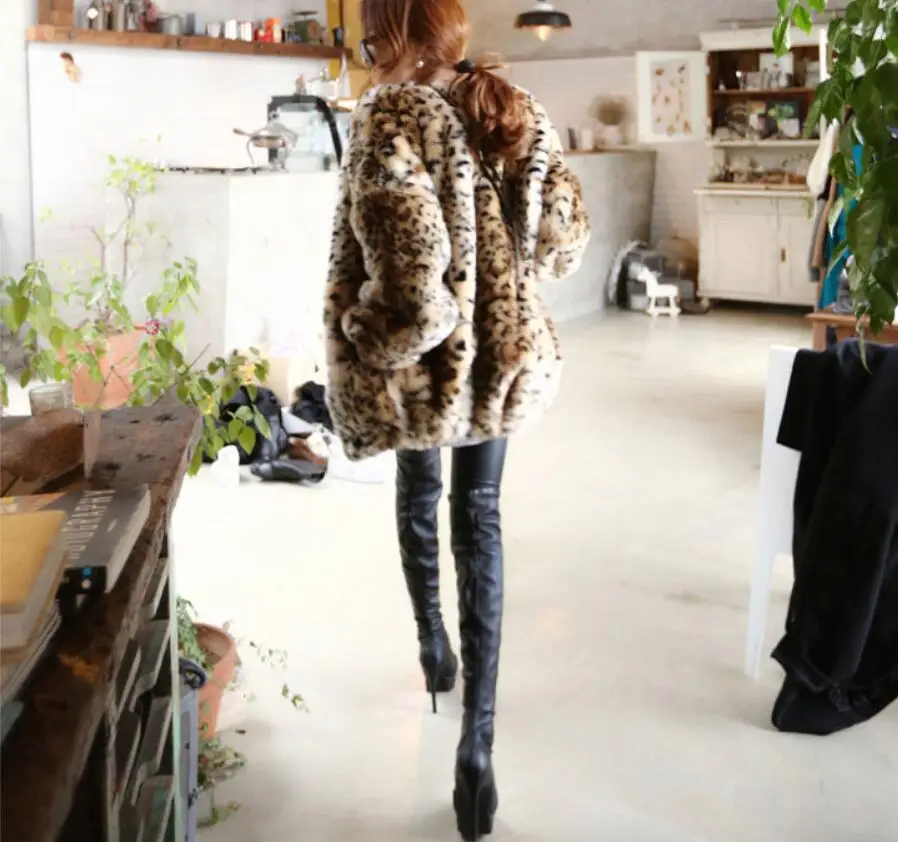 And 2021 Autumn Winter Women Fashion Sexy Coats Leopard New Korean Version V-neck Faux Fur Grass Loose Temperament Coat
And 2021 Autumn Winter Women Fashion Sexy Coats Leopard New Korean Version V-neck Faux Fur Grass Loose Temperament Coat