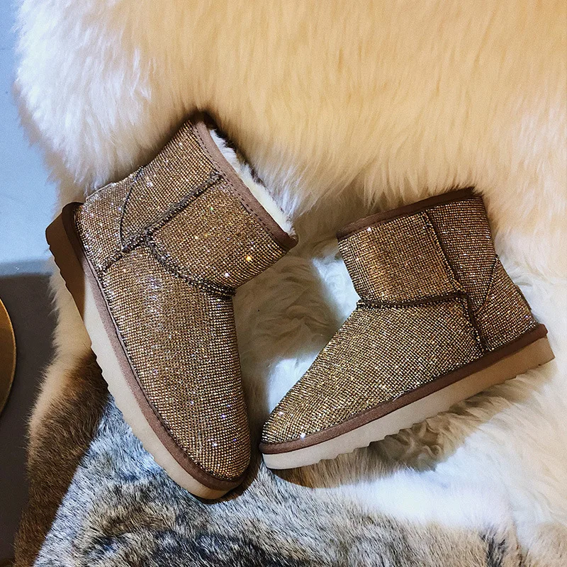 2019 Winter Warm Shoes Women Rhinestones Snow Boots With Fur Crystals Female botas mujer Ladies Ankle Boots Bling Long Plush
2019 Winter Warm Shoes Women Rhinestones Snow Boots With Fur Crystals Female botas mujer Ladies Ankle Boots Bling Long Plush
