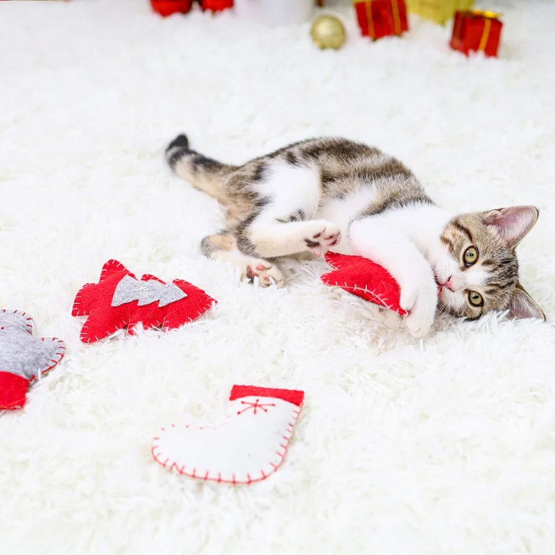 4pcs Christmas Cat Toys Set Cat Teeth Grinding Catnip Toys Cat Chew Toy For Kitten Pets Cats Supplies Teething Cat Accessories
4pcs Christmas Cat Toys Set Cat Teeth Grinding Catnip Toys Cat Chew Toy For Kitten Pets Cats Supplies Teething Cat Accessories