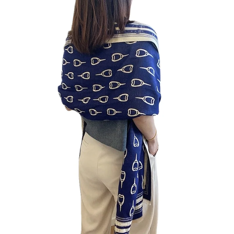 Luxury Winter wool Scarf Cashmere Thick Soft Warm Pashmina Scarves Female Shawl Wraps Bufanda echarpe hiver cicartiz invierno
Luxury Winter wool Scarf Cashmere Thick Soft Warm Pashmina Scarves Female Shawl Wraps Bufanda echarpe hiver cicartiz invierno