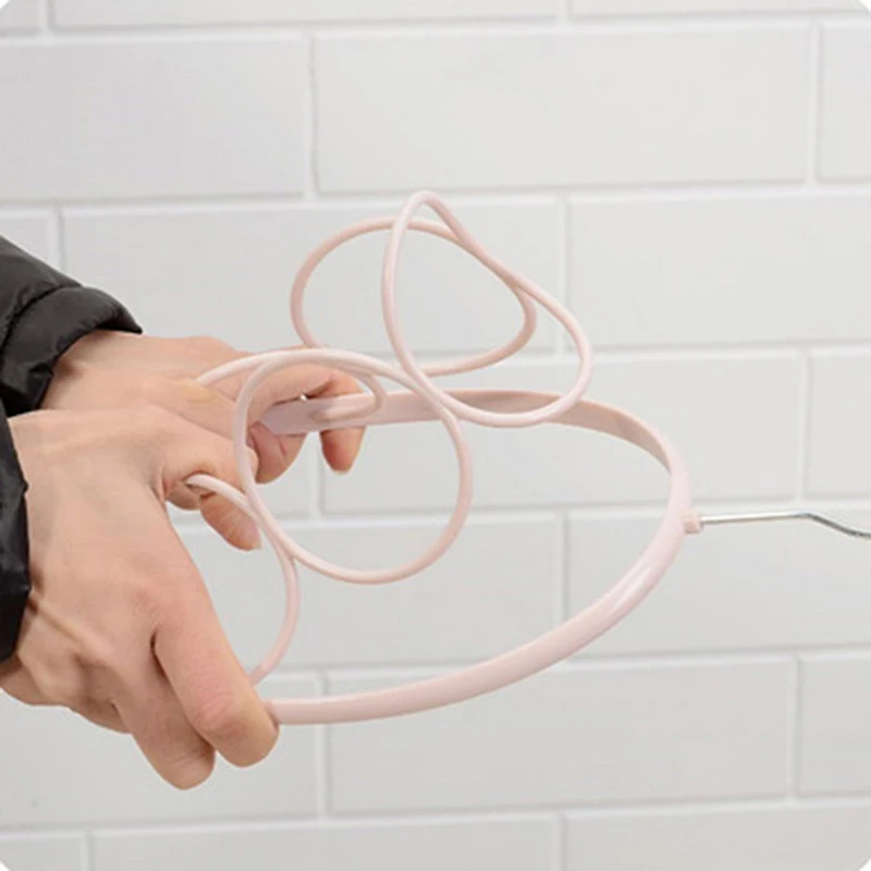 1pc 5 Hole Scarf Wraps Shawl Storage Hanger Ring Rope Slots Ties
1pc 5 Hole Scarf Wraps Shawl Storage Hanger Ring Rope Slots Ties