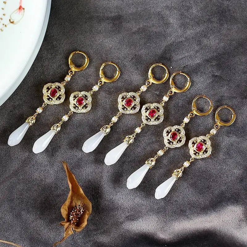 HML& Natural Hetian White Magnolia Flower Hollow Diamond Earrings Chinese Retro Luxury Aristocratic Charm Women's Silver Jewelry
HML& Natural Hetian White Magnolia Flower Hollow Diamond Earrings Chinese Retro Luxury Aristocratic Charm Women's Silver Jewelry