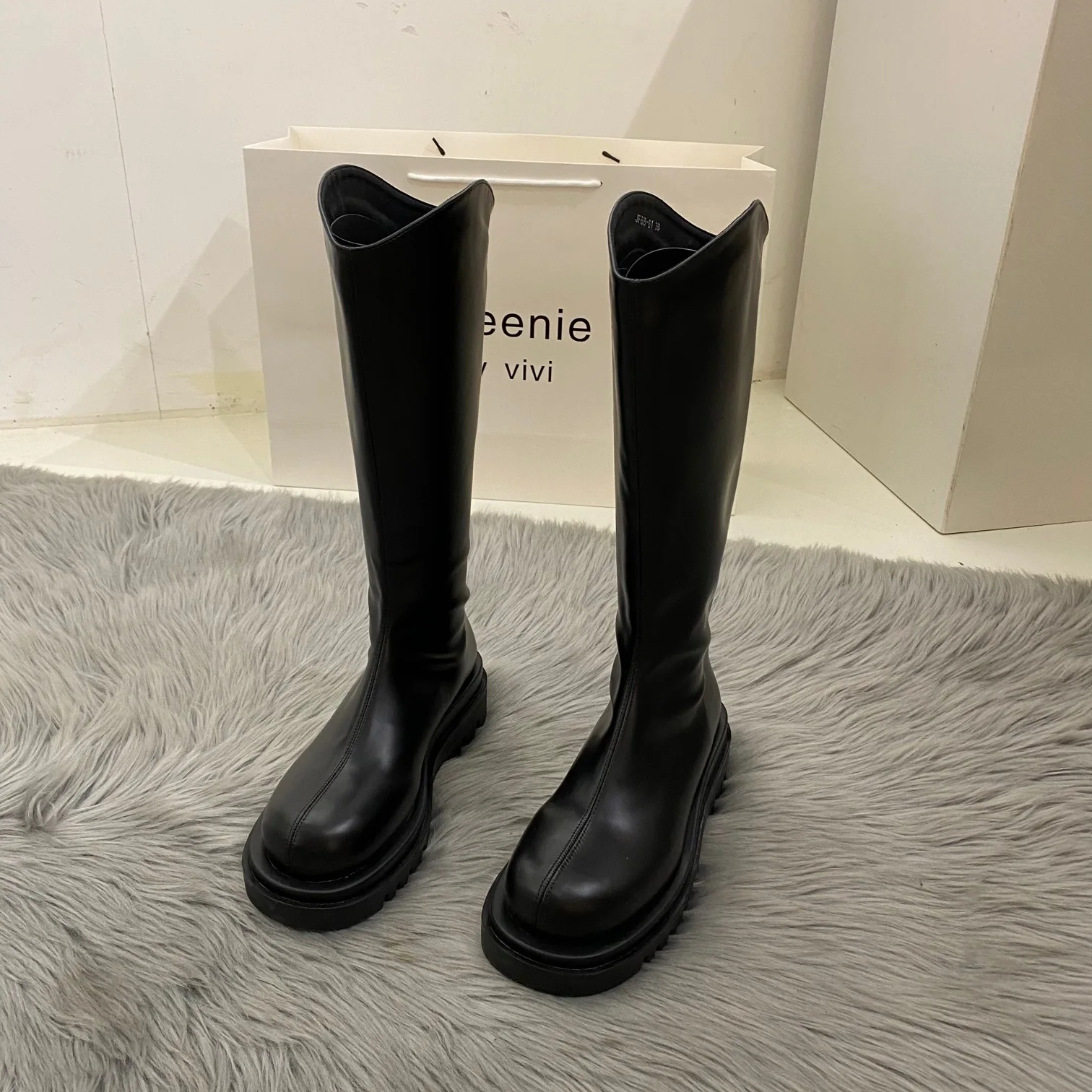 2022 Women Ankle Boots Ladies Shoes Slip on Mid Calf Boots Platform Soft Leather Long Boot Footwear Woman Fashion Autumn Winter
2022 Women Ankle Boots Ladies Shoes Slip on Mid Calf Boots Platform Soft Leather Long Boot Footwear Woman Fashion Autumn Winter
