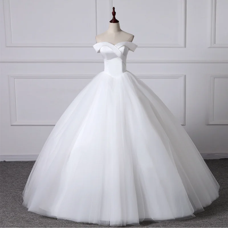 Элегантное простое свадебное платье без бретелек с открытыми плечами бальное